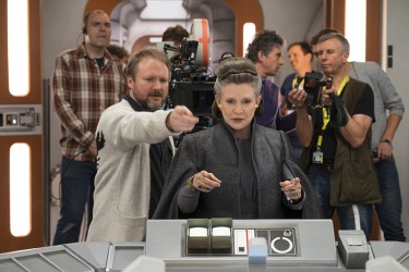 Star Wars: The Last Jedi - 22 νέες φωτογραφίες star-wars-the-last-jedi-05