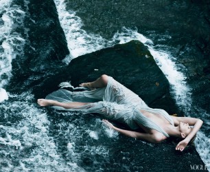 Η Charlize Theron στη Vogue(US) Δεκεμβρίου 2011/Rock Steady