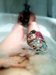 Tub INK Girl [Photo]