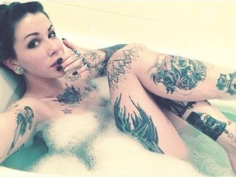 Tub INK Girl [Photo]