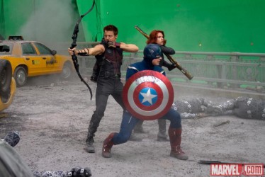 The Avengers [On Set Photos] 	Jeremy Renner/Clint Barton / Hawkeye, Chris Hemsworth/Thor & Scarlett Johansson/Natasha Romanoff / Black Widow 