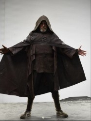 Νέα προωθητικές εικόνες από το Star Wars: The Last Jedi διέρρευσαν.